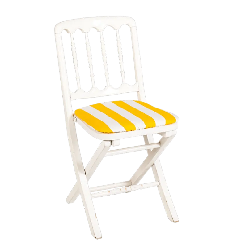 Chaise Napoléon III blanche pliante avec galette rayée jaune