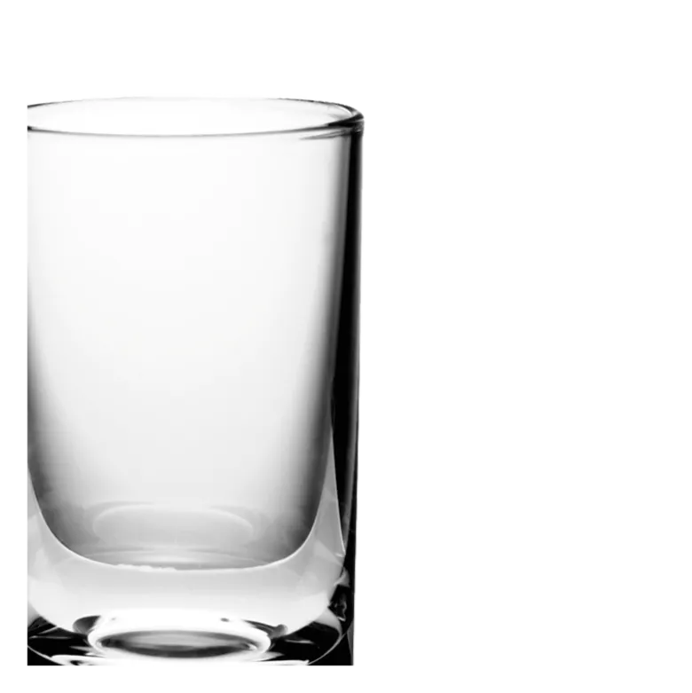 Verre à vodka petit modèle Ø 3.5 H 7 cm 4 cl